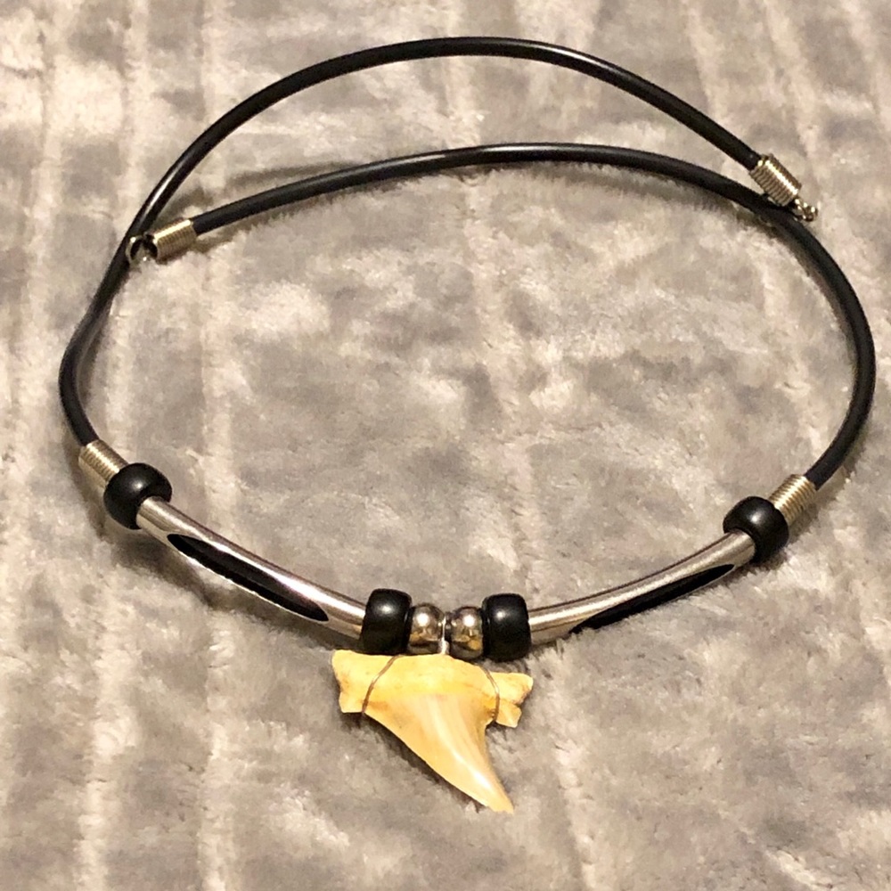 ♥️ Men’s Shark Tooth Necklace w/ Beaded Accent